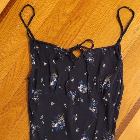 ROUJE DARIA DAINTY FLORAL NAVY DRESS - Picture 4 of 9